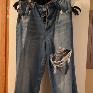 American Eagle 90’s bf jeans